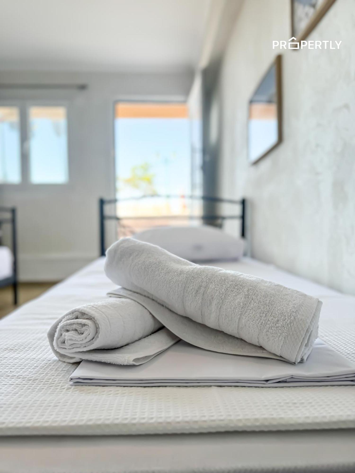 Beachfront Retreat #propertly Apartment