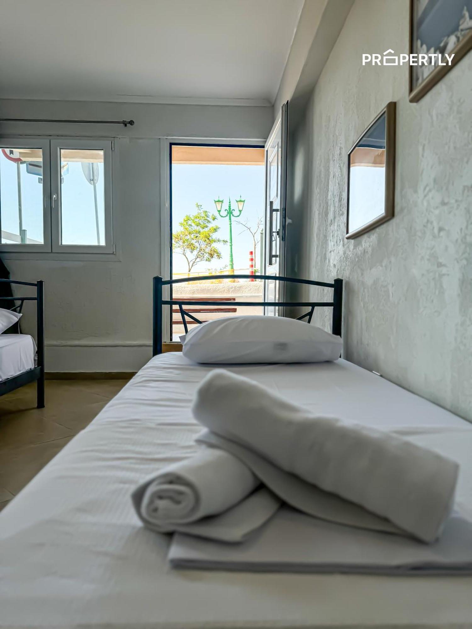 Beachfront Retreat #propertly Apartment *